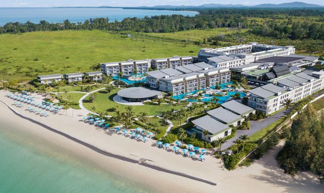 Le Meridien Khao Lak Resort & Spa Exterior