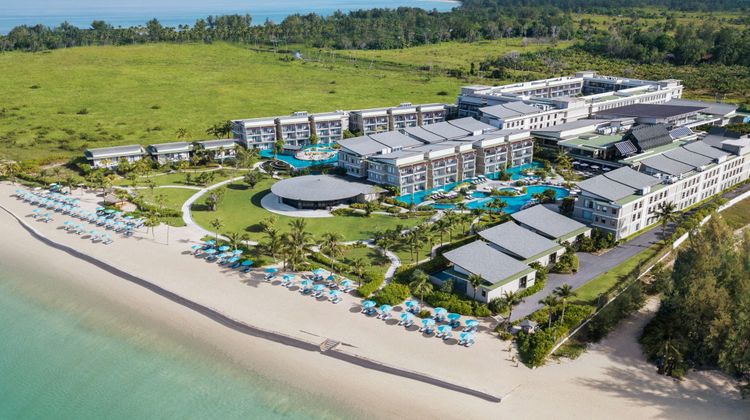 Le Meridien Khao Lak Resort & Spa Exterior