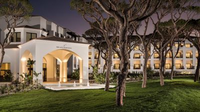 Pine Cliffs Ocean Suites, Luxury Coll