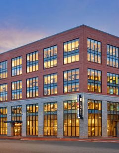 Aloft Portland Downtown Waterfront