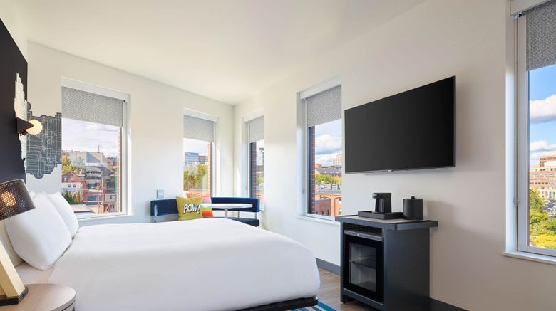 <b>Aloft Portland Downtown Waterfront Room</b>. Images powered by <a href="https://www.leonardoworldwide.com/" title="Leonardo Worldwide" target="_blank">Leonardo</a>.