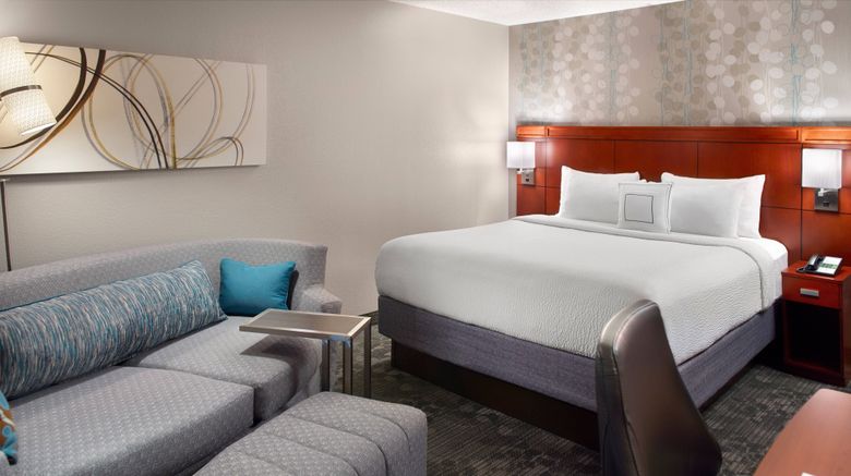 <b>Courtyard by Marriott Fayetteville Room</b>. Images powered by <a href="https://www.leonardoworldwide.com/" title="Leonardo Worldwide" target="_blank">Leonardo</a>.