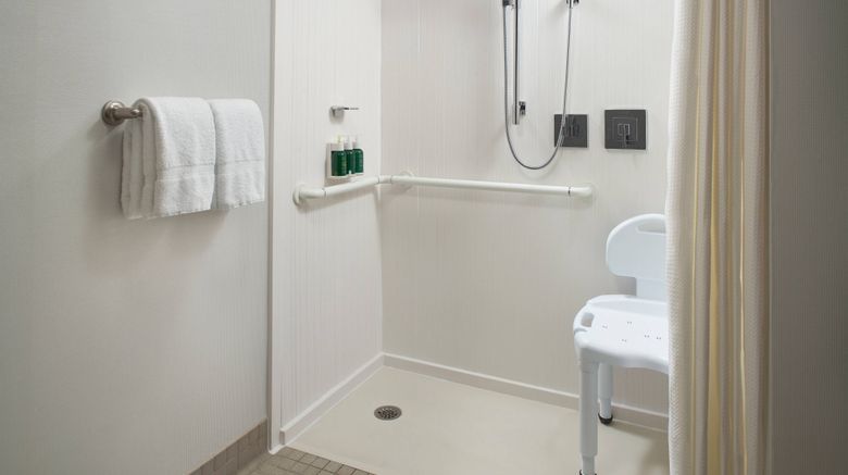 <b>Courtyard by Marriott Fayetteville Room</b>. Images powered by <a href="https://www.leonardoworldwide.com/" title="Leonardo Worldwide" target="_blank">Leonardo</a>.