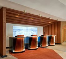 Montcalm East, Autograph Collection Lobby