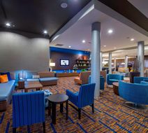 Courtyard Columbus Lobby