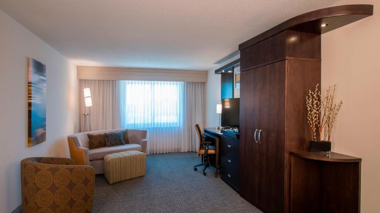 Courtyard Columbus Room