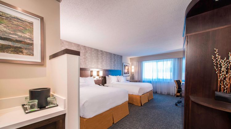 Courtyard Columbus Room
