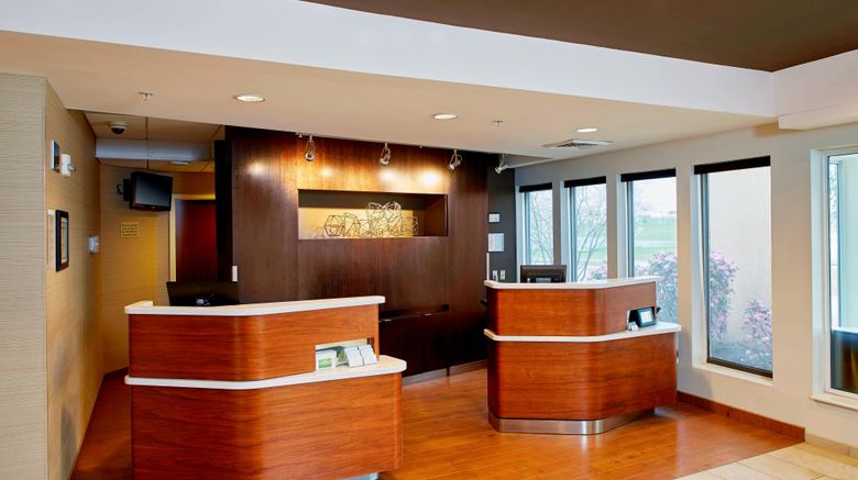 <b>Courtyard Lansing Lobby</b>. Images powered by <a href="https://www.leonardoworldwide.com/" title="Leonardo Worldwide" target="_blank">Leonardo</a>.