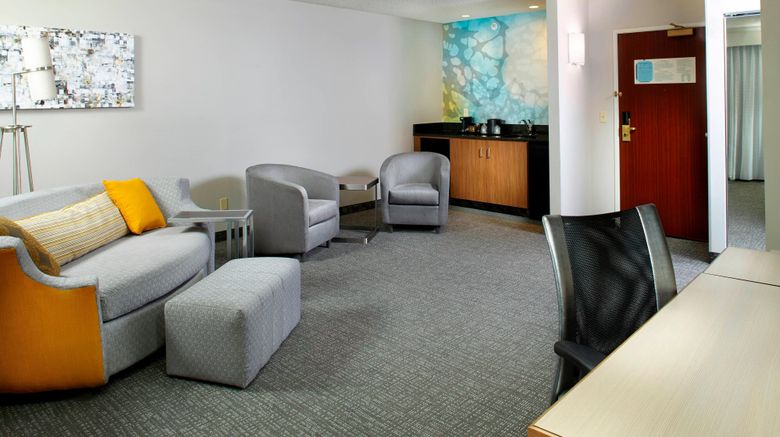 <b>Courtyard Lansing Suite</b>. Images powered by <a href="https://www.leonardoworldwide.com/" title="Leonardo Worldwide" target="_blank">Leonardo</a>.