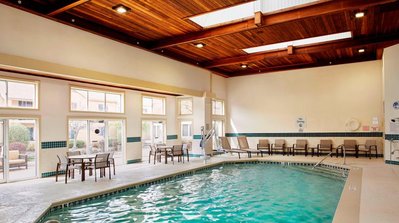 <b>Courtyard Lansing Pool</b>. Images powered by <a href="https://www.leonardoworldwide.com/" title="Leonardo Worldwide" target="_blank">Leonardo</a>.
