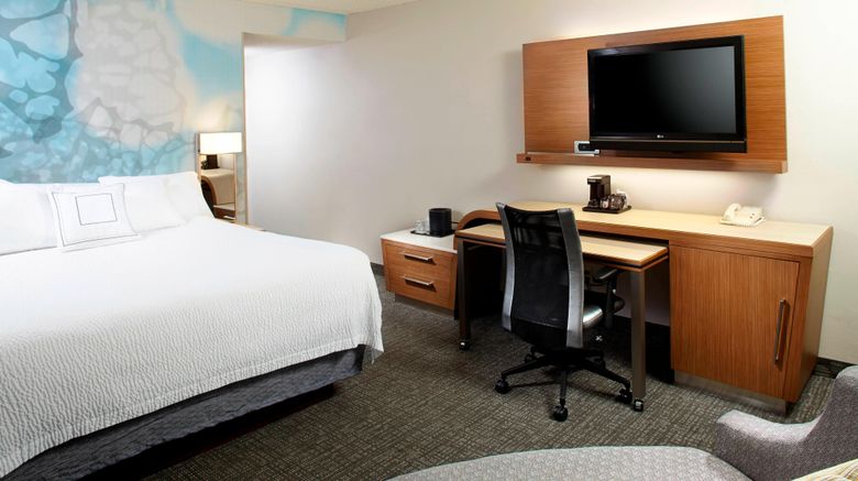 <b>Courtyard Lansing Room</b>. Images powered by <a href="https://www.leonardoworldwide.com/" title="Leonardo Worldwide" target="_blank">Leonardo</a>.