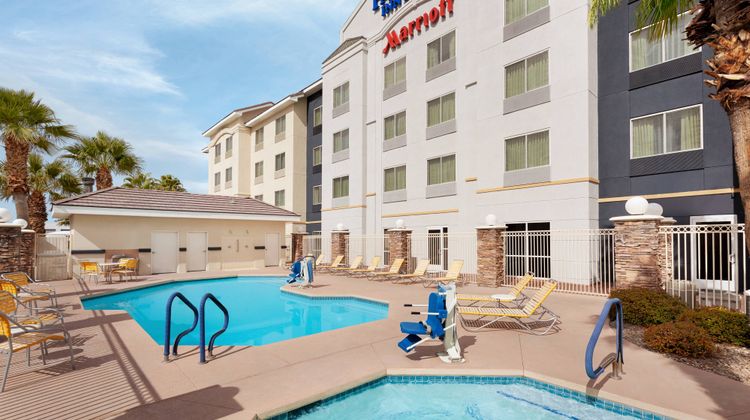 Fairfield Inn & Suites Stadium Area Pool