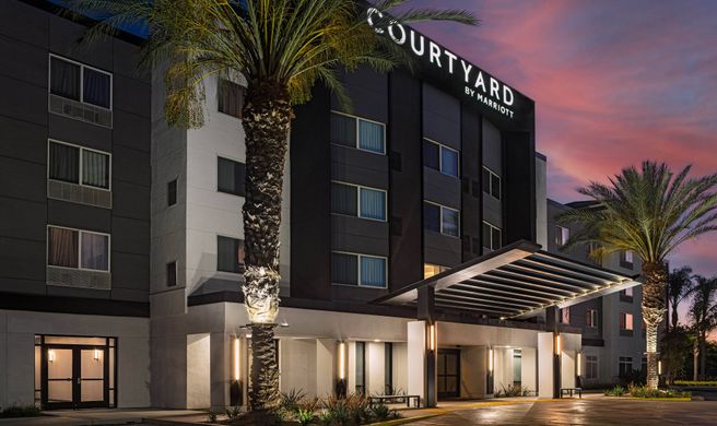 Courtyard Anaheim Resort/Conv Center Exterior