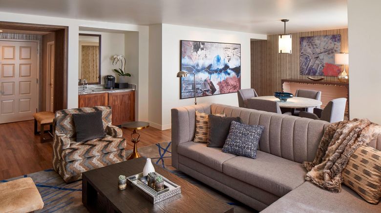 <b>Renaissance Dallas Hotel Room</b>. Images powered by <a href="https://www.leonardoworldwide.com/" title="Leonardo Worldwide" target="_blank">Leonardo</a>.