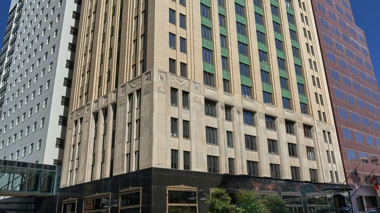 <b>Renaissance Saint Elm Dallas Downtown Exterior</b>. Images powered by <a href="https://www.leonardoworldwide.com/" title="Leonardo Worldwide" target="_blank">Leonardo</a>.