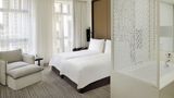 Hotel Boulevard, Autograph Collection Pool