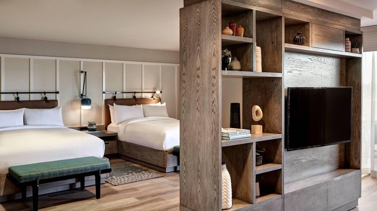 westdrift Manhattan Beach-Autograph Coll Suite