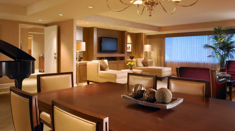 <b>Sheraton Grand Seattle Suite</b>. Images powered by <a href="https://www.leonardoworldwide.com/" title="Leonardo Worldwide" target="_blank">Leonardo</a>.