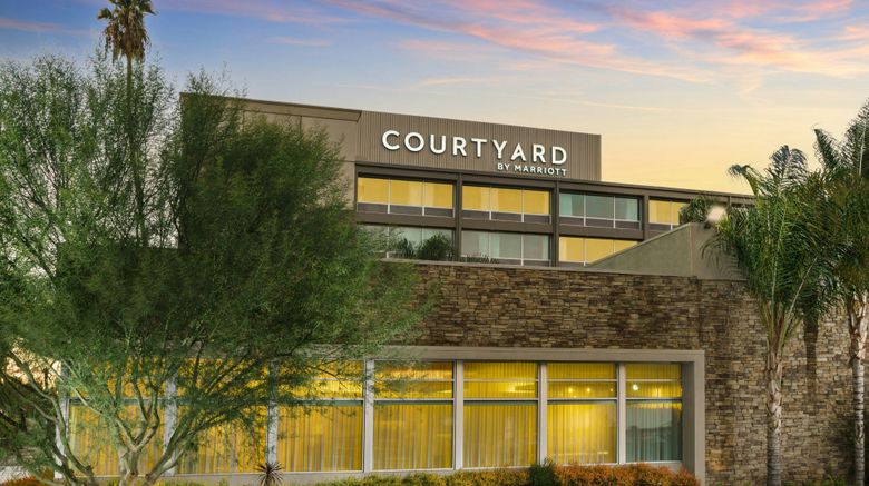 <b>Courtyard Los Angeles Woodland Hills Exterior</b>. Images powered by <a href="https://www.leonardoworldwide.com/" title="Leonardo Worldwide" target="_blank">Leonardo</a>.
