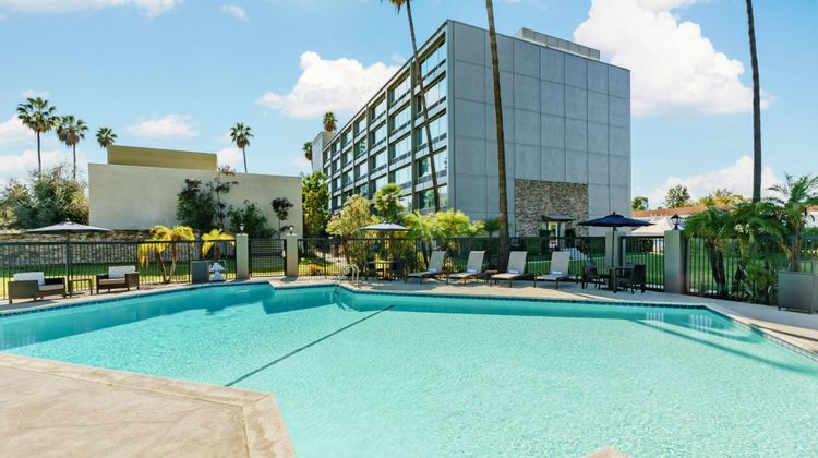 Courtyard Los Angeles Woodland Hills Pool