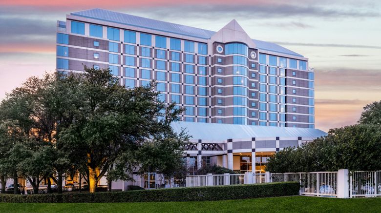 Renaissance Dallas North Hotel Exterior. Images powered by <a href="https://www.leonardoworldwide.com" target="_blank" rel="noopener">Leonardo</a>.