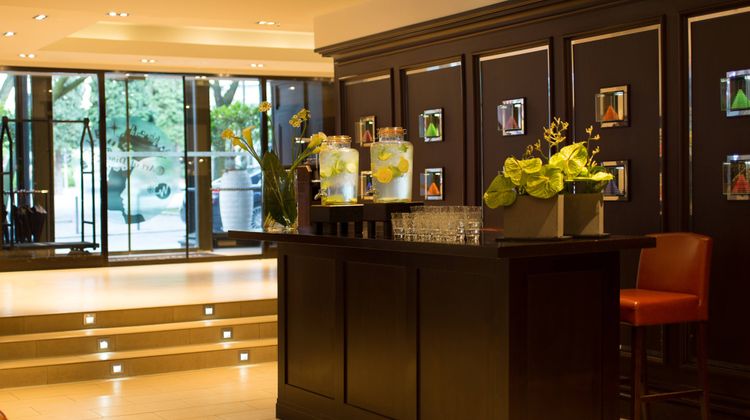 Renaissance Hamburg Hotel Lobby