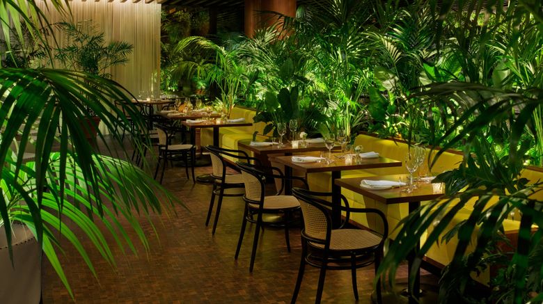 <b>The West Hollywood EDITION Restaurant</b>. Images powered by <a href="https://www.leonardoworldwide.com/" title="Leonardo Worldwide" target="_blank">Leonardo</a>.