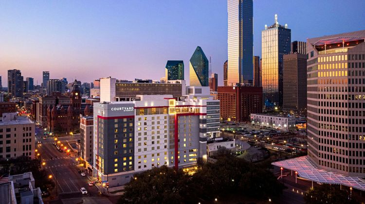 Courtyard Dallas Downtown/Reunion Dist Exterior
