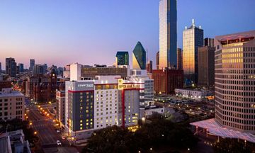 Courtyard Dallas Downtown/Reunion Dist