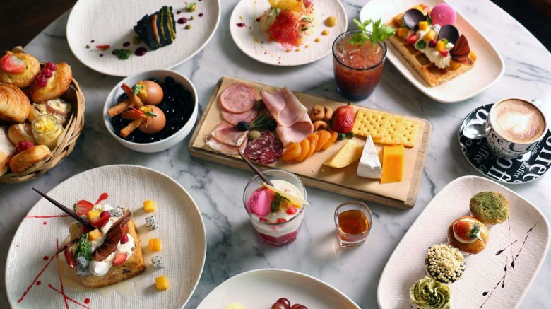 <b>Renaissance Riverside Hotel Saigon Restaurant</b>. Images powered by <a href=https://www.travelagewest.com/Hotels/Ho-Chi-Minh-City-Vietnam/