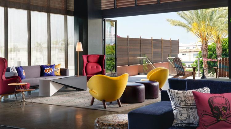 Aloft El Segundo - Los Angeles Airport Lobby