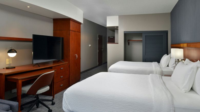 <b>Courtyard by Marriott Harrisburg Hershey Room</b>. Images powered by <a href="https://www.leonardoworldwide.com/" title="Leonardo Worldwide" target="_blank">Leonardo</a>.