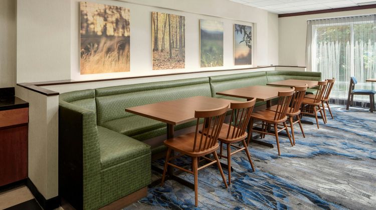 Fairfield Inn & Suites Carlisle Restaurant