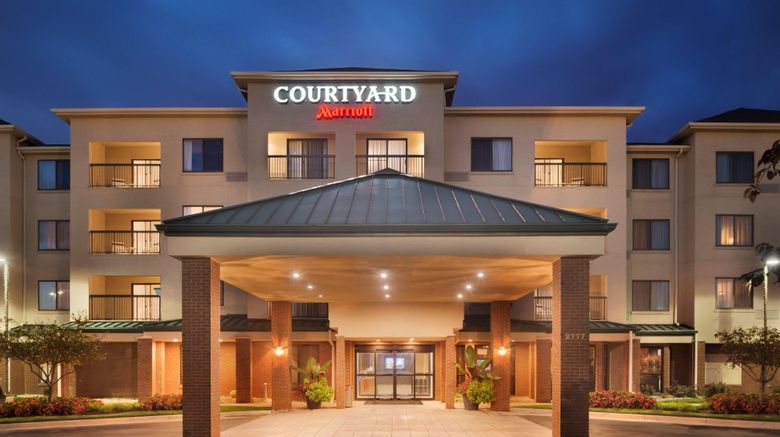 Courtyard Dayton Beavercreek Exterior. Images powered by <a href="https://www.leonardoworldwide.com" target="_blank" rel="noopener">Leonardo</a>.