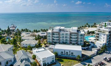 Alaia Belize, Autograph Collection