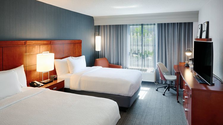Courtyard Springfield Downtown Room