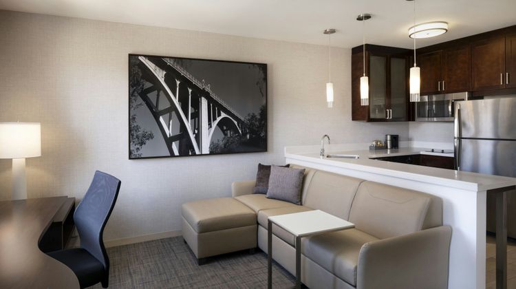 Residence Inn LA Pasadena/Old Town Room