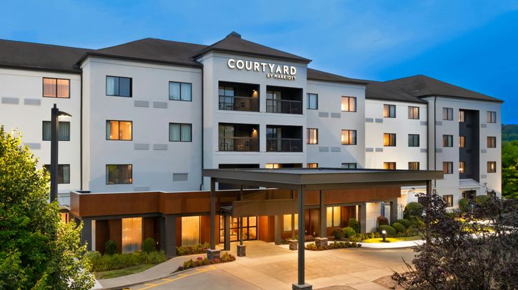 Courtyard Danbury Exterior