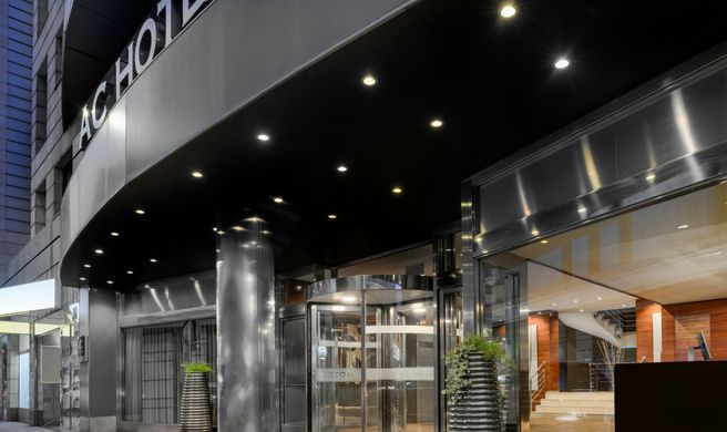 AC Hotel Leon San Antonio Exterior