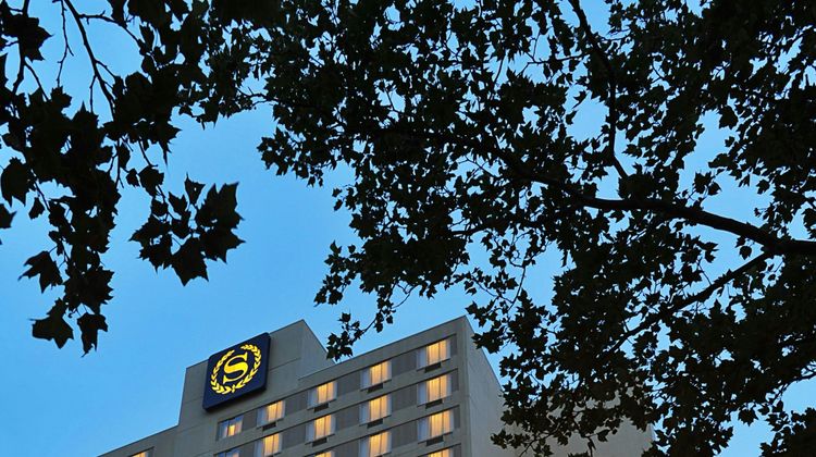 Sheraton Bucks County Hotel Exterior