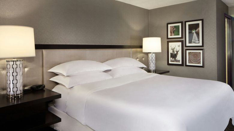 <b>Sheraton Bucks County Hotel Room</b>. Images powered by <a href="https://www.leonardoworldwide.com/" title="Leonardo Worldwide" target="_blank">Leonardo</a>.