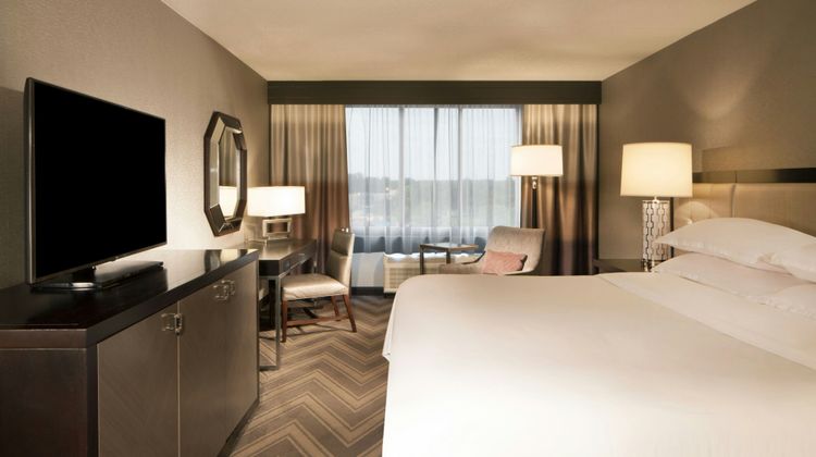 Sheraton Bucks County Hotel Room