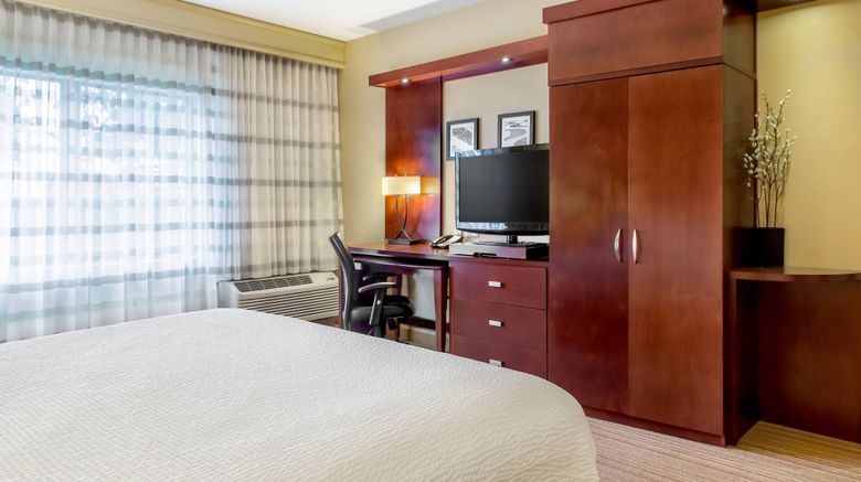 <b>Courtyard by Marriott Lexington Airport Room</b>. Images powered by <a href="https://www.leonardoworldwide.com/" title="Leonardo Worldwide" target="_blank">Leonardo</a>.