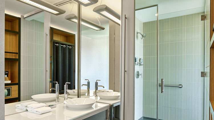 Aloft Broomeld  Denver Room
