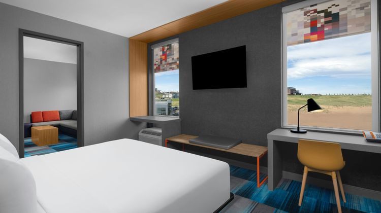 Aloft Broomeld  Denver Room