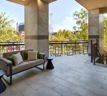 Courtyard Downtown Convention Center Exterior