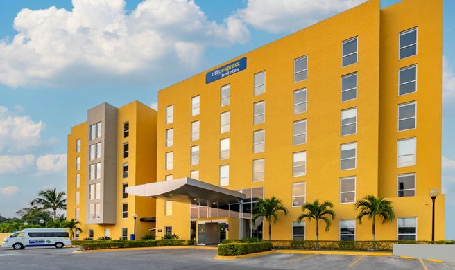 City Express by Marriott Tuxpan Exterior