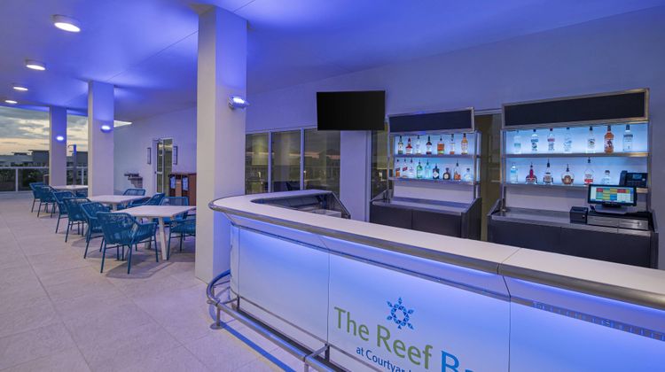Courtyard By Marriott Delray Beach Pool