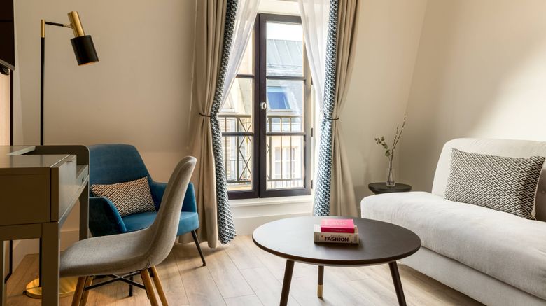 <b>Renaissance Paris Vendome Hotel Room</b>. Images powered by <a href="https://www.leonardoworldwide.com/" title="Leonardo Worldwide" target="_blank">Leonardo</a>.