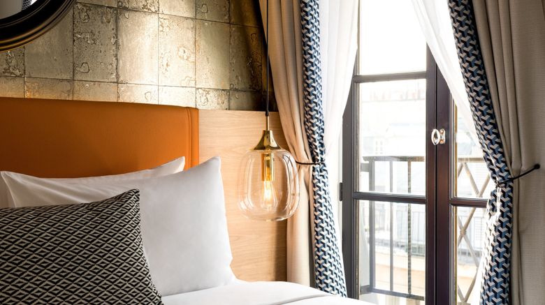 <b>Renaissance Paris Vendome Hotel Suite</b>. Images powered by <a href="https://www.leonardoworldwide.com/" title="Leonardo Worldwide" target="_blank">Leonardo</a>.